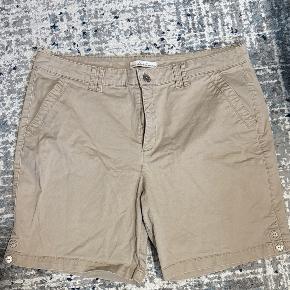Gloria Vanderbilt Tan Casual Shorts size 16